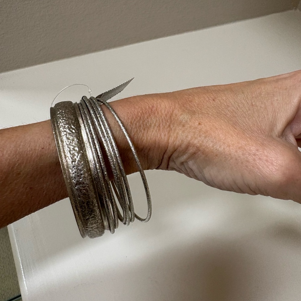 NWT Chico's Textured Silver bangle Bracelet Set of 7